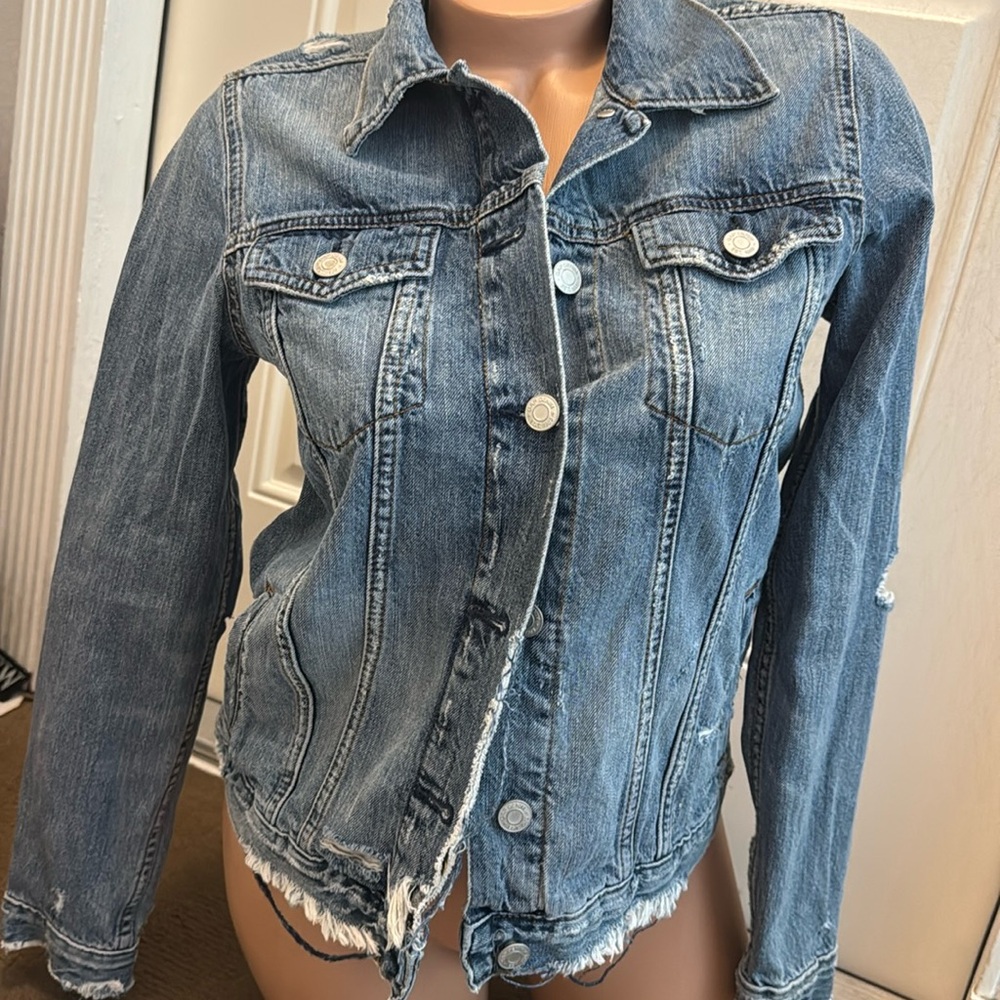 gap denim jacket XS distressed